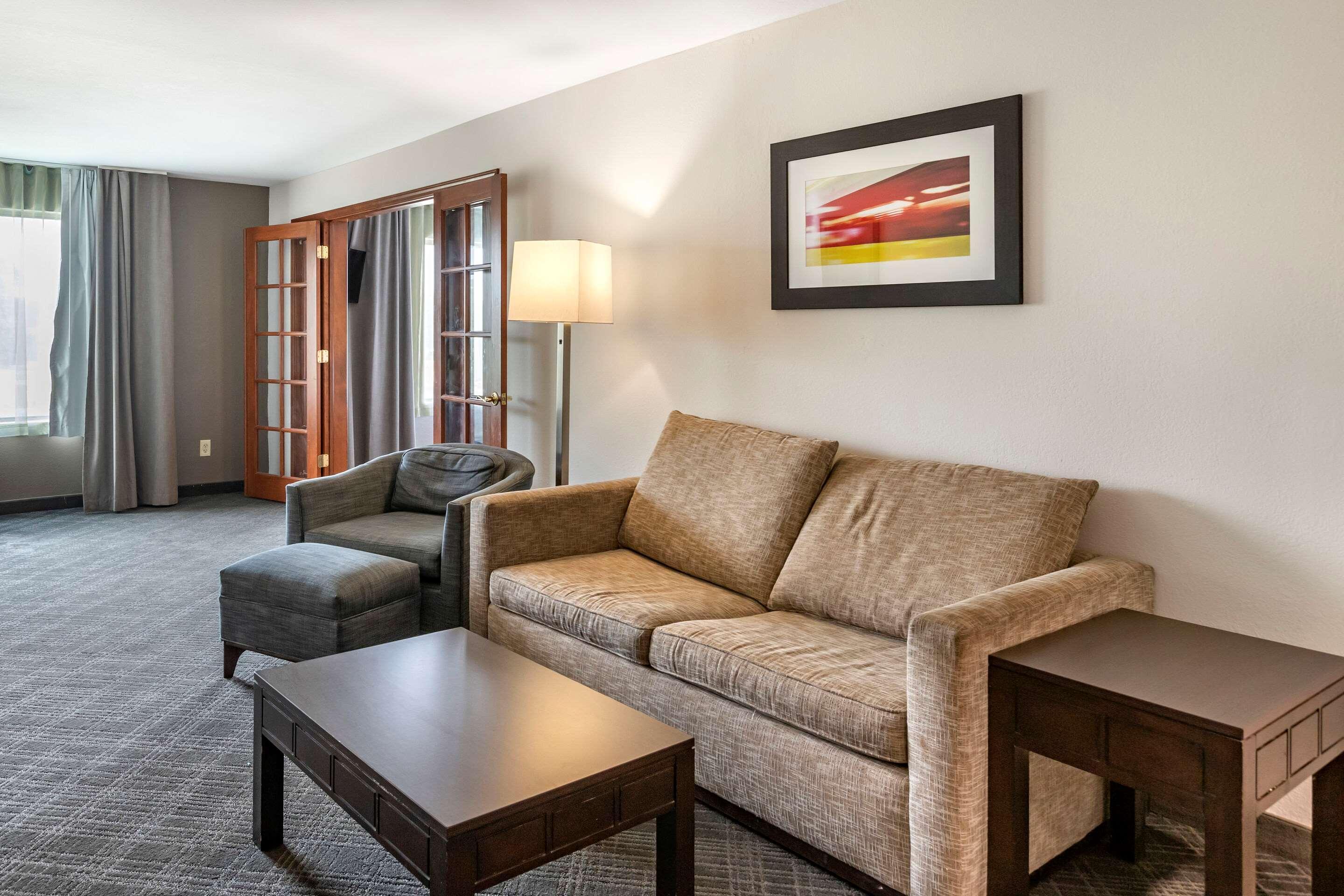 Comfort Inn & Suites Grand Blanc-Flint Екстериор снимка