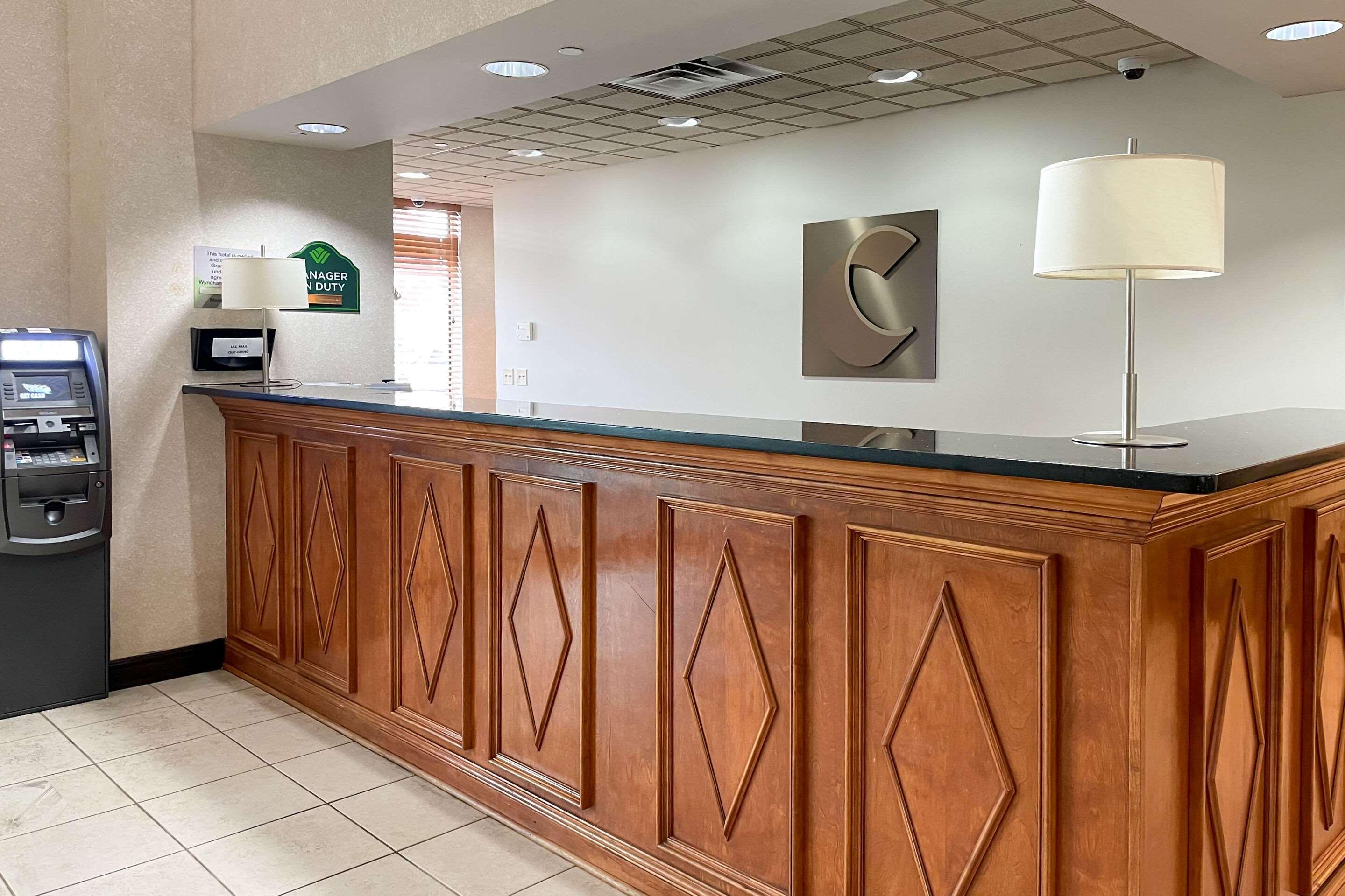 Comfort Inn & Suites Grand Blanc-Flint Екстериор снимка