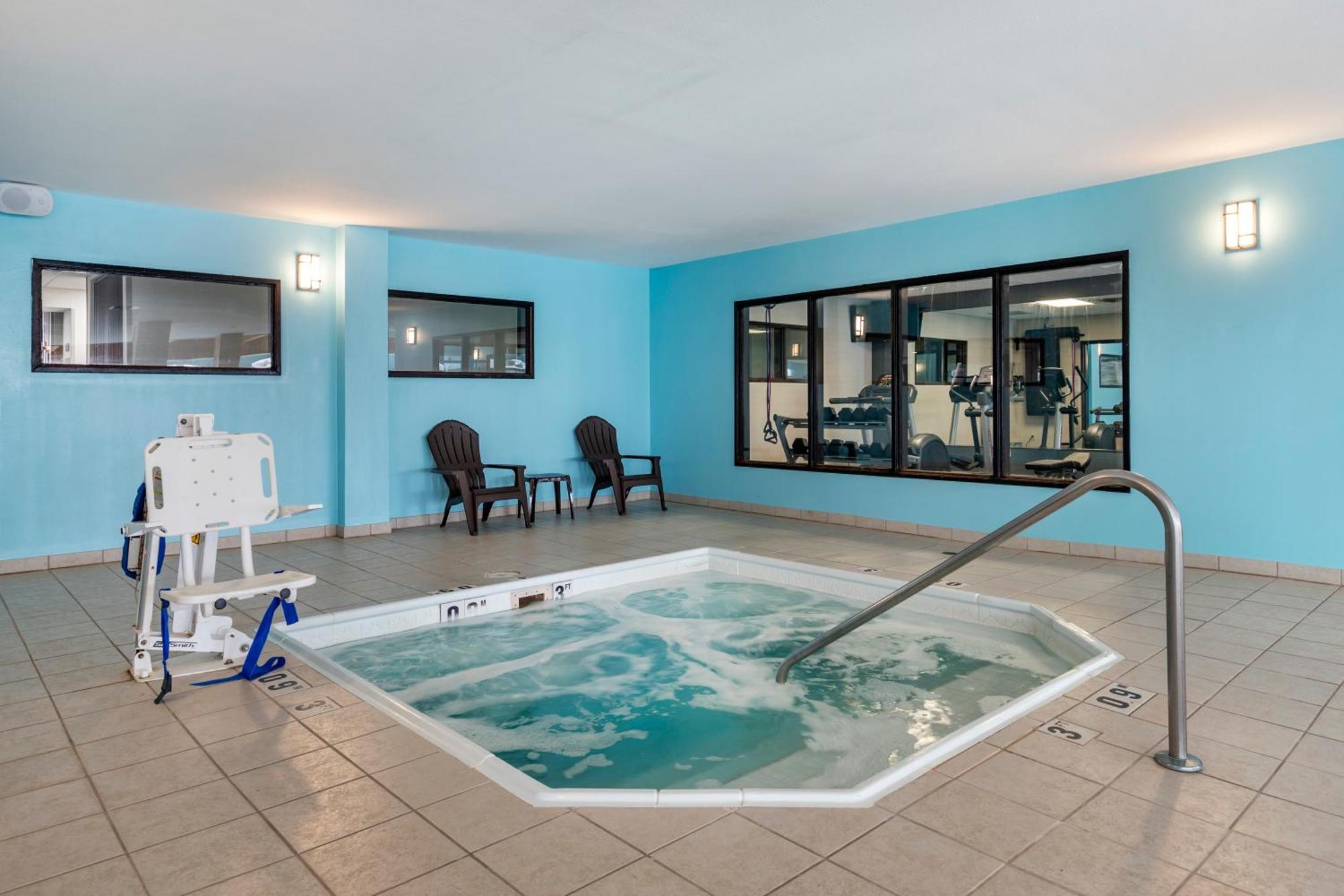 Comfort Inn & Suites Grand Blanc-Flint Екстериор снимка